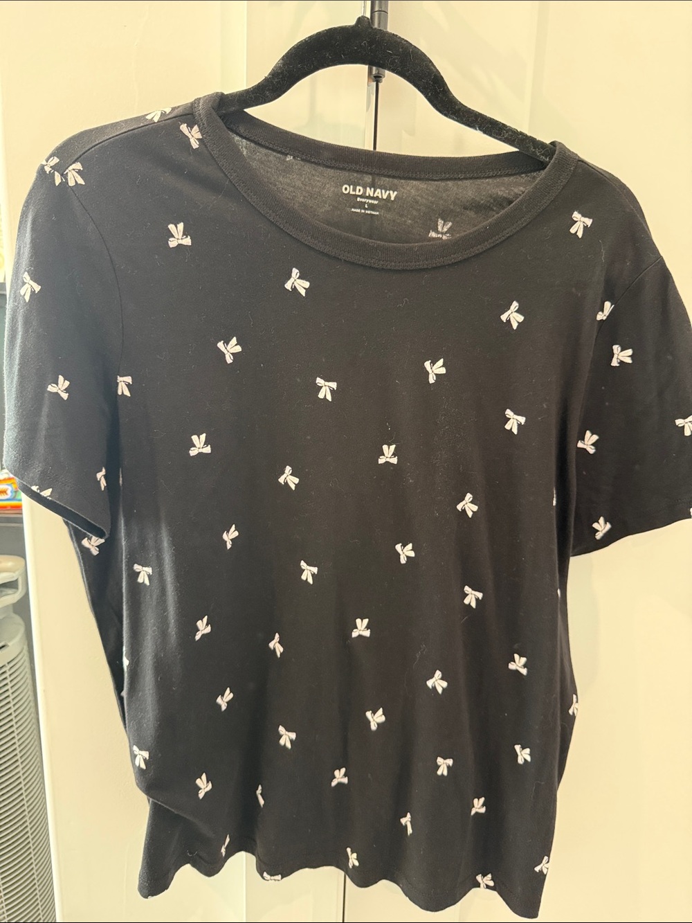 Old Navy Black Tee with White Bow Motif